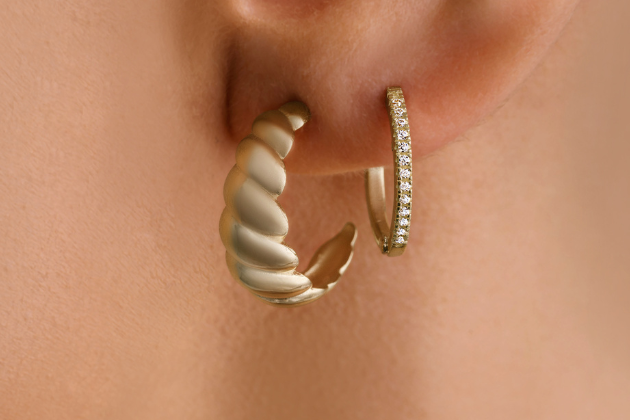 Zelveti Gold Earrings
