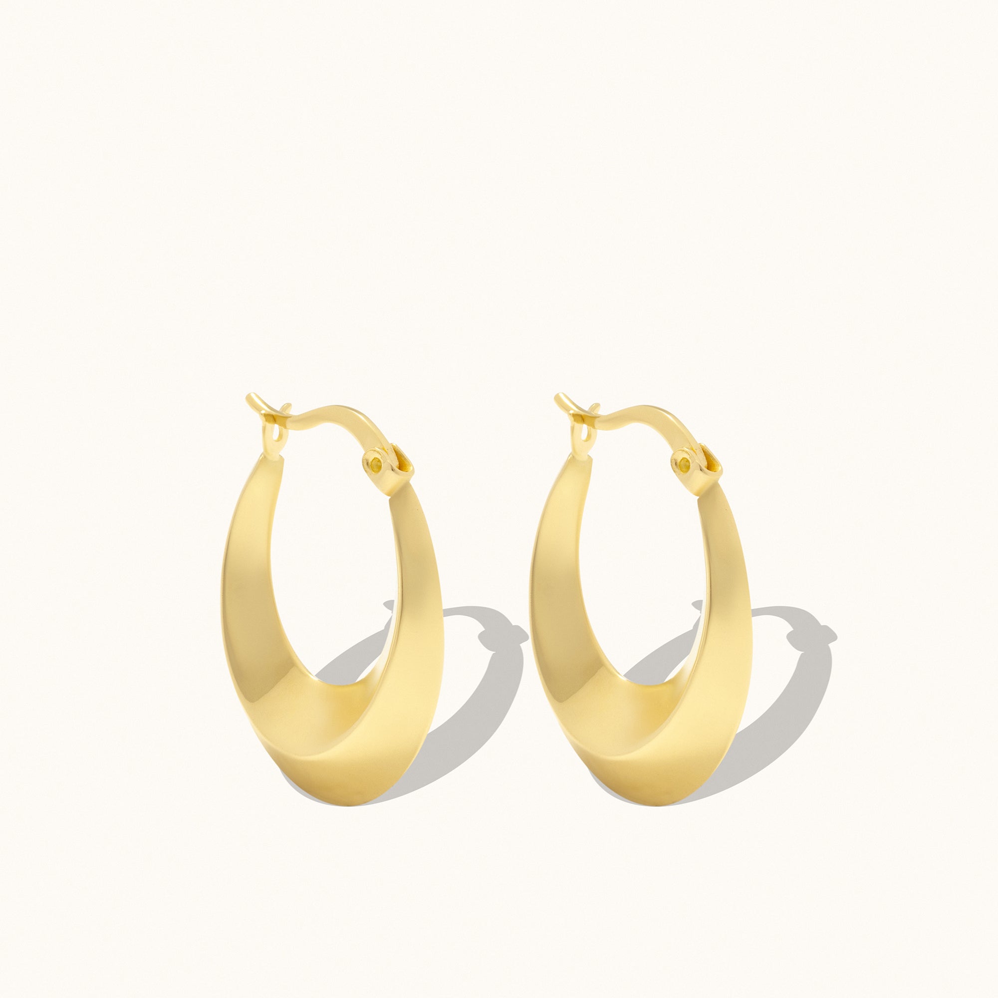 Minimal and Classy Hoop Gold Earrings