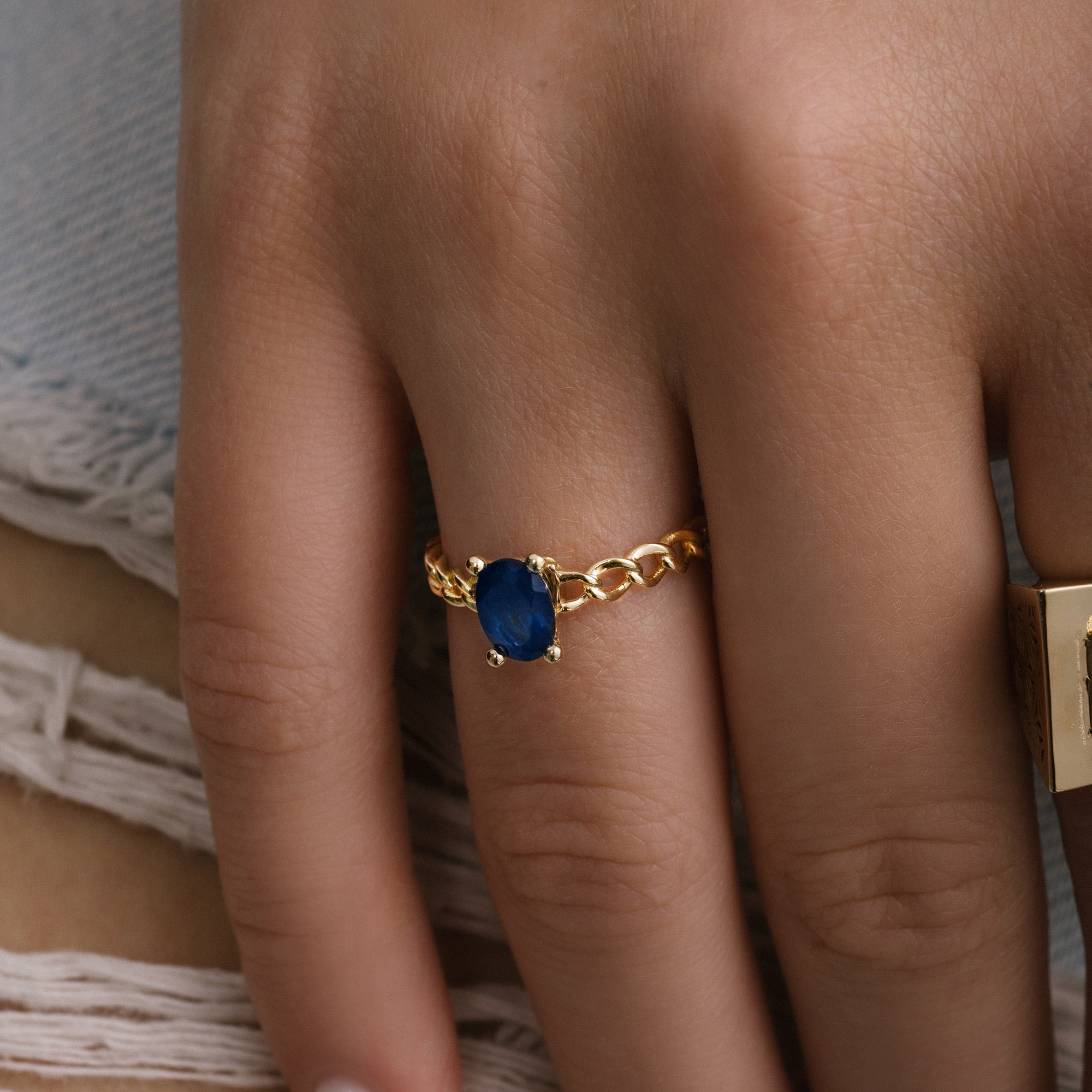 Sapphire Blue Gemstone Gold Chain Ring